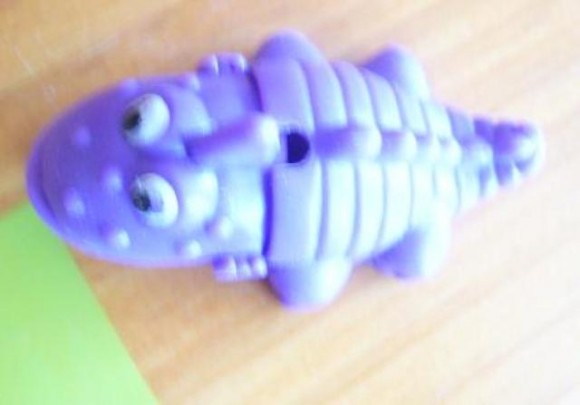 K03n3a Camaleón violeta clip