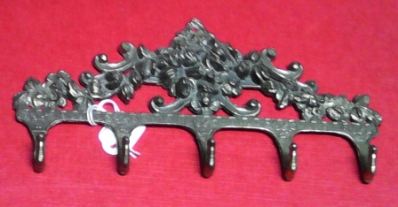 Antiguo colgador para llaves en bronce